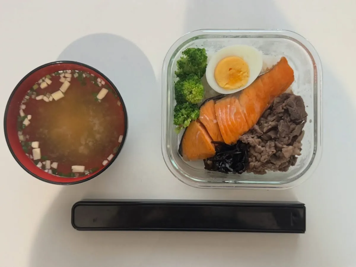 B&Fジム内平均10時間勤務